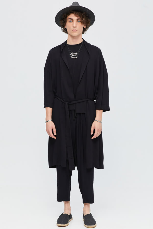 Relaxed Black In Wide Sleeves